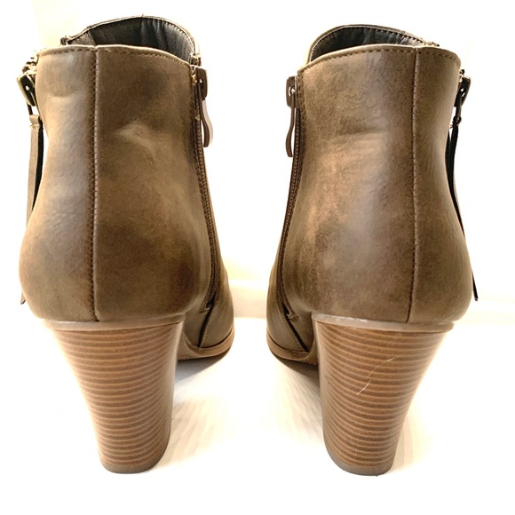 Journee Collection Womens Vally Inside Zip Stacked Heel Booties Size 8.5 - Picture 7 of 9